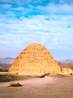AT Xixia Imperial Tomb 240x320 1