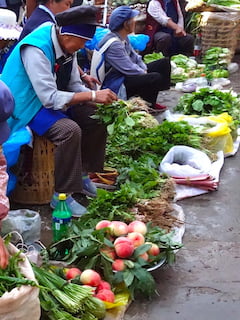 AT Zhongyi Market 240x320 1