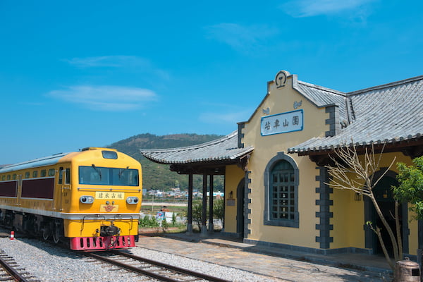 FI Jianshui Small Train 600x400 1